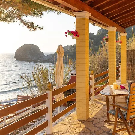 Renata & Filippos With Private Plunge Pool By Konnect *