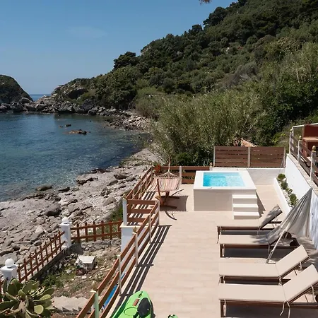 Renata&villa Filippos By Konnect, Private Plunge Pool Included Casa di campagna *