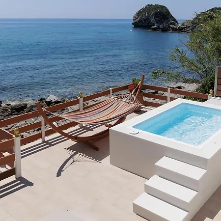 Renata & Filippos With Private Plunge Pool By Konnect *