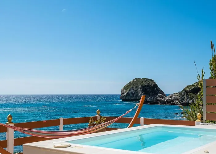 Renata & Filippos With Private Plunge Pool By Konnect